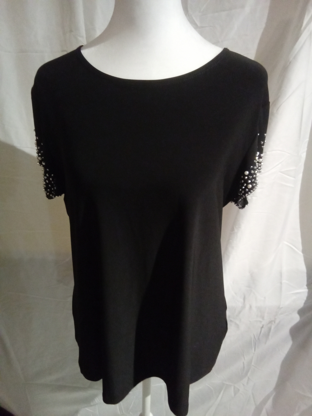 Tash & Sophie Black Short Sleeve Tee with Pearl-Embellished Sleeves L